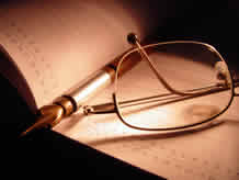 libro y gafas